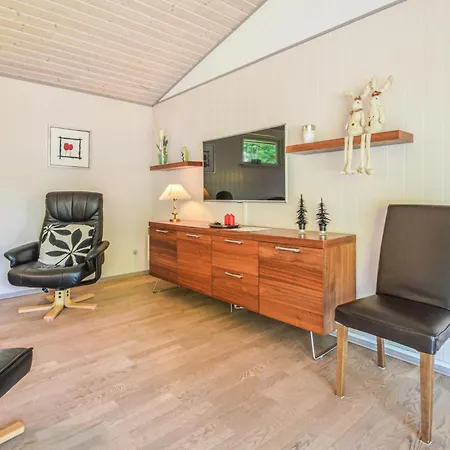 Holiday home Three-bedroom In