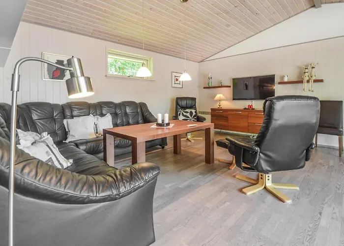Three-bedroom In Holiday home Hemmet