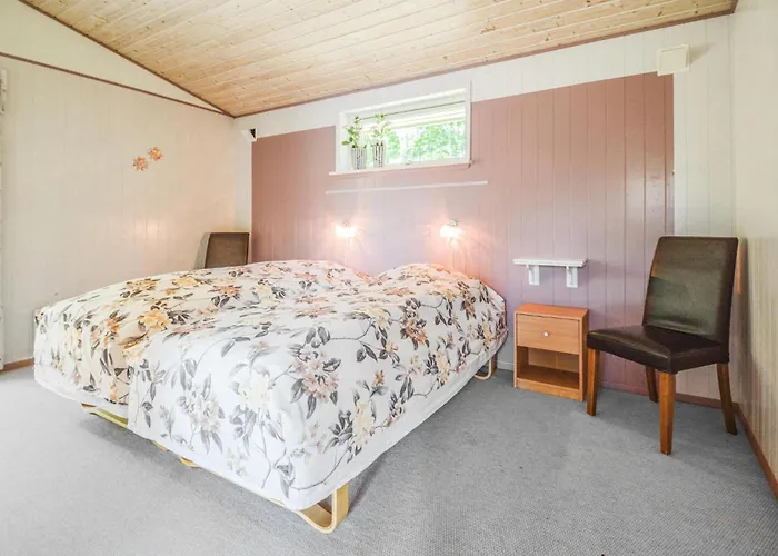 Three-bedroom In Holiday home