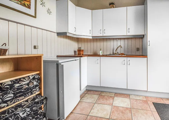 Three-bedroom In Holiday home *