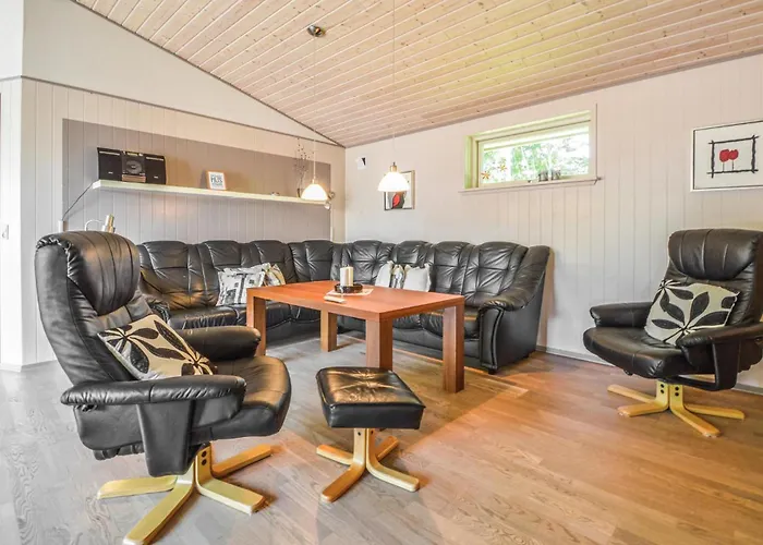 Three-bedroom In Holiday home