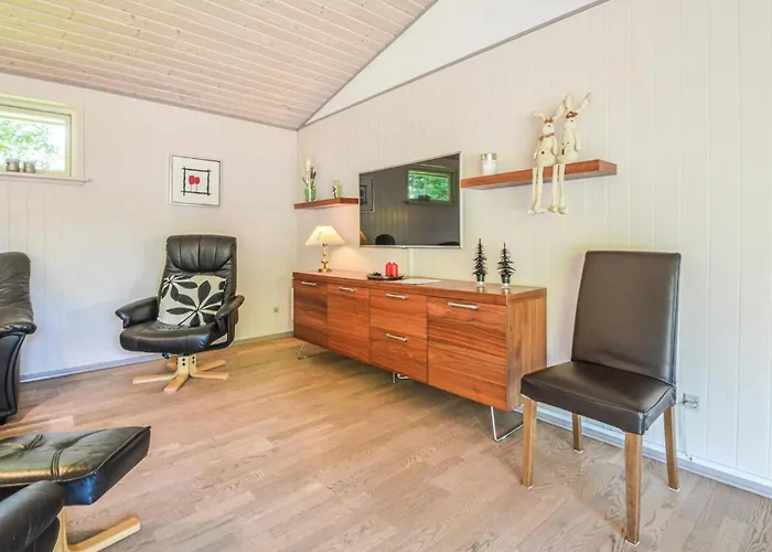 Holiday home Three-bedroom In